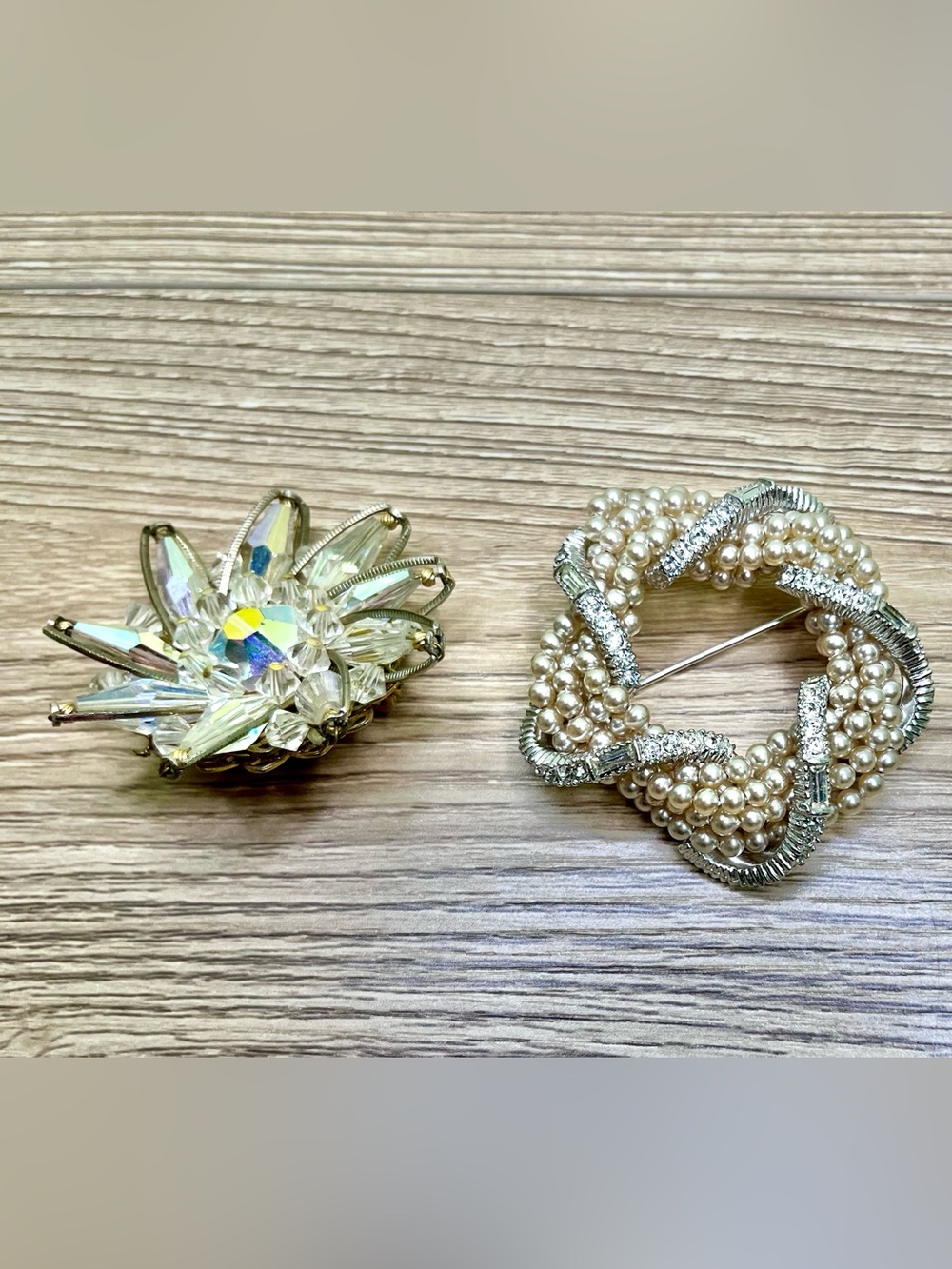 Vintage 1950s MARVELLA Faux Multi SEED PEARLS WREATH BROOCH Aurora Borealis - Picture 3 of 4